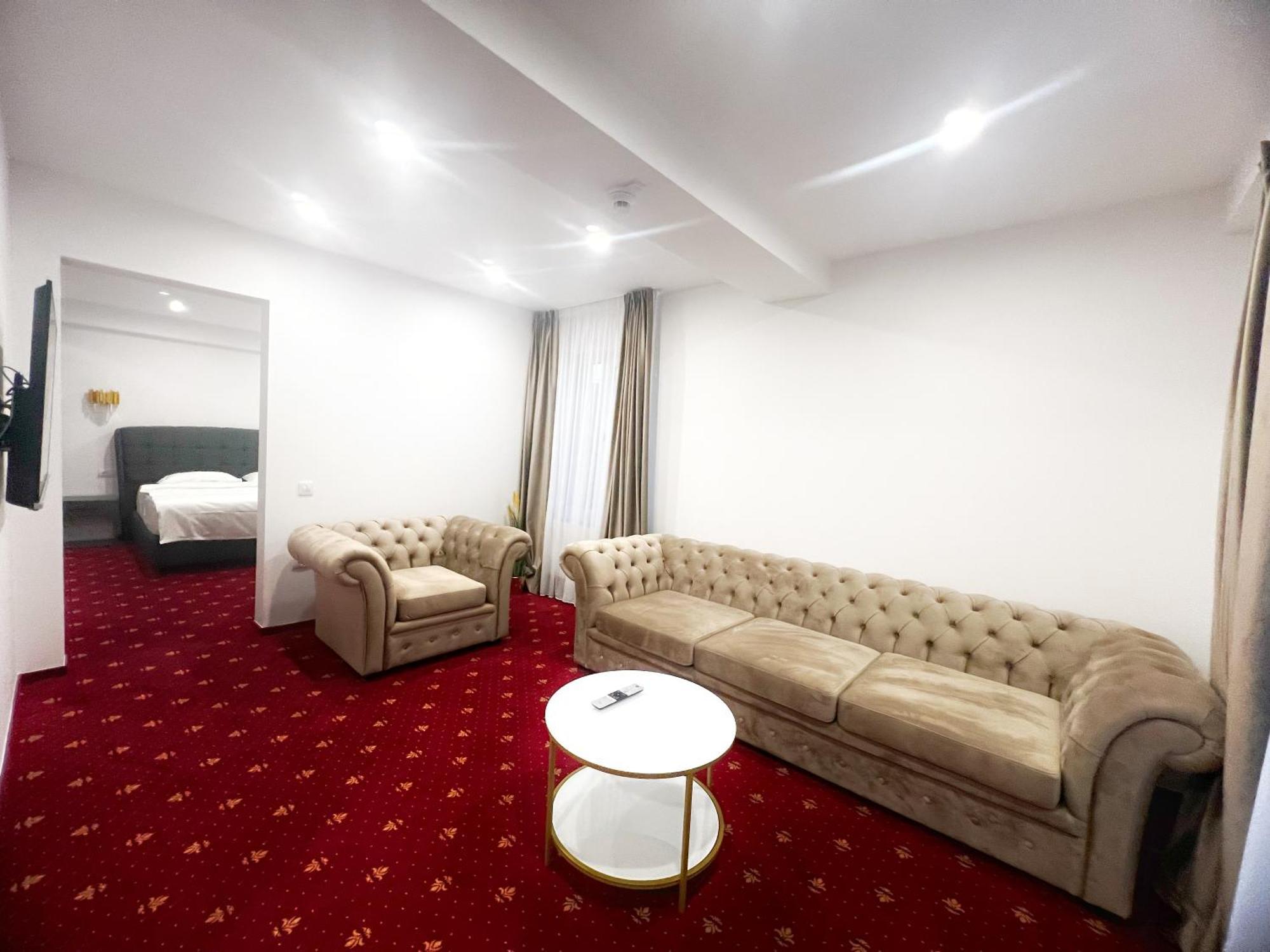 Mimi Hotel Corabia Luaran gambar