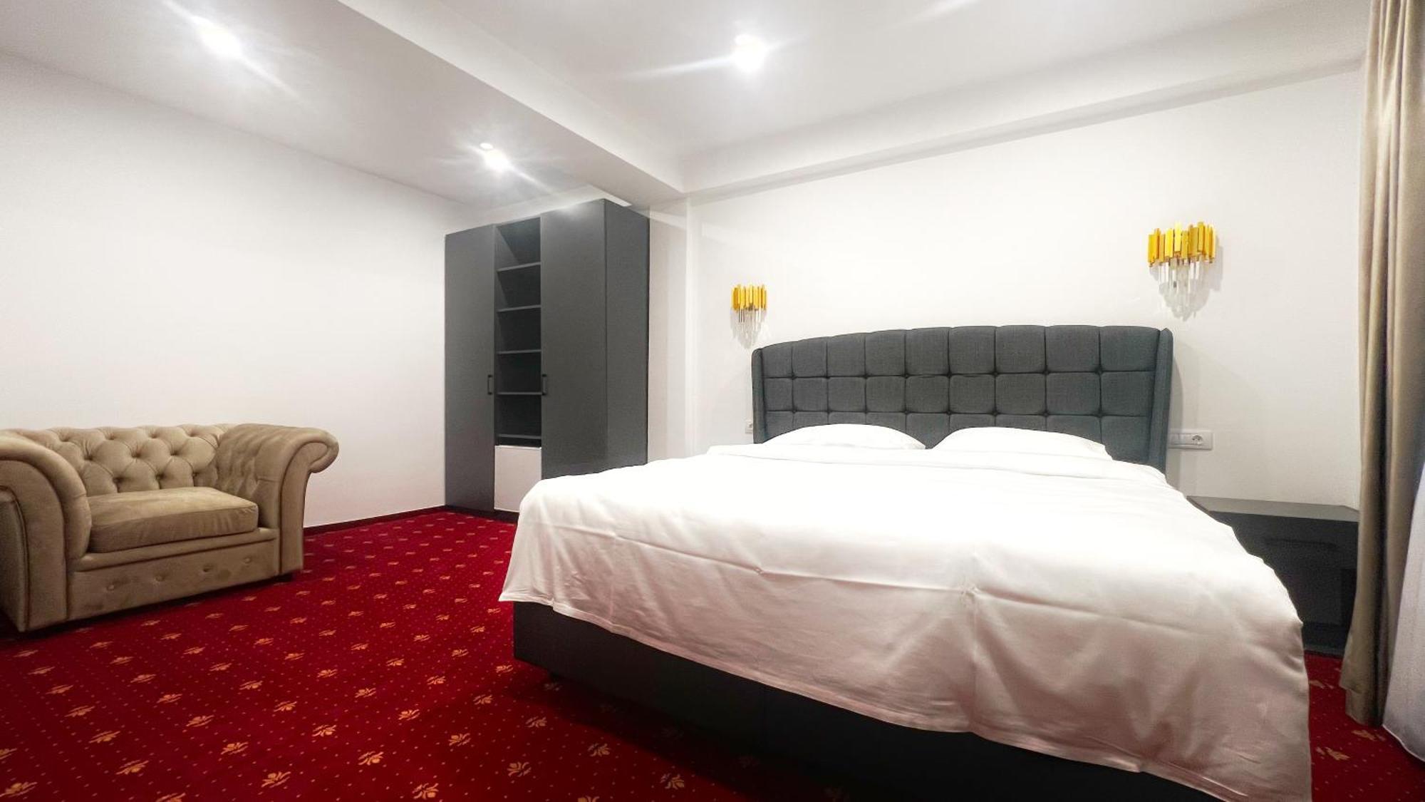Mimi Hotel Corabia Luaran gambar