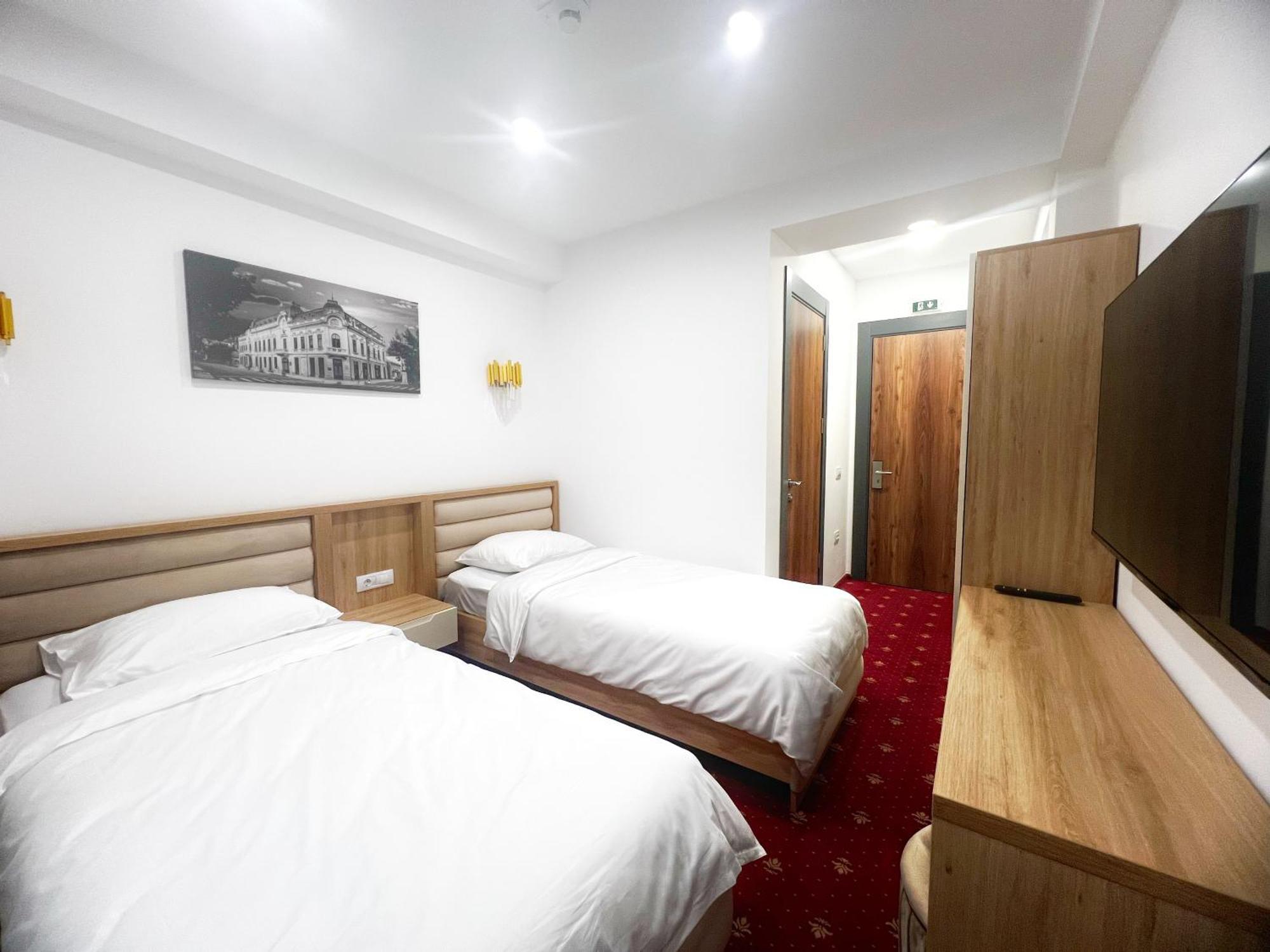 Mimi Hotel Corabia Luaran gambar