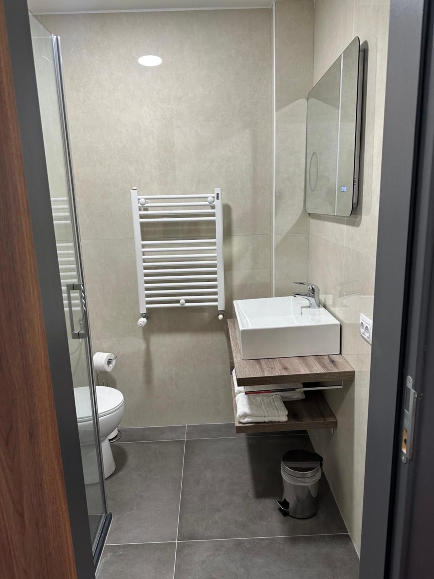 Mimi Hotel Corabia Luaran gambar
