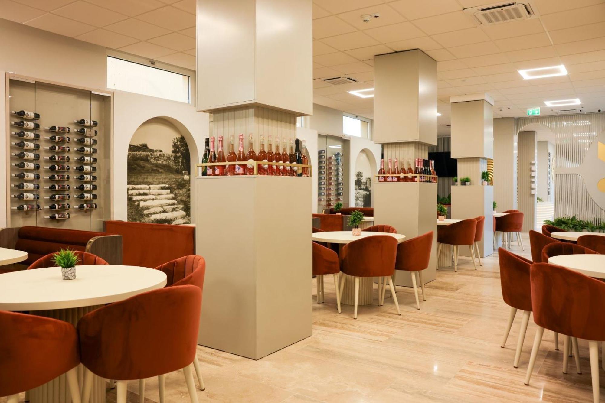 Mimi Hotel Corabia Luaran gambar